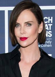 Charlize theron is a south african and american actress and producer. Charlize Theron Just Got A Bowl Haircut Beauty Crew