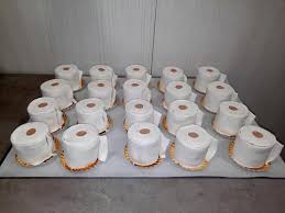 Il suffit d'en fabriquer avec du papier toilette ! Les Attaques Une Patisserie Propose Des Gateaux En Forme De Papier Toilette