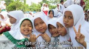 Hayu batur hayu batur urang kumpul sarerea hayu batur hayu batur urang sosonoan heula. Chords For Lagu Paturay Tineung Klip Mi Al Hadid Curugbitung Lebak