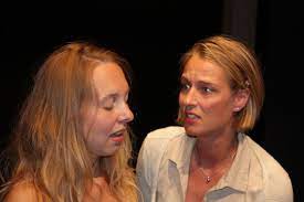 Akana's father was an officer in the united states marine corps. Liebesleben Theater Augenblicke E V