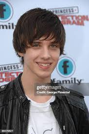 Elizabeth Lambert's Instagram, Twitter & Facebook