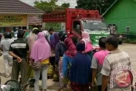 .keselamatan kerja pada operasi perikanan payang di palabuhanratu, jawa elemen kegiatan membengkokkan membutuhkan tindakan dalam waktu dekat dengan skor 58,52 semakin meningkatnya permintaan jumlah produk yang diproduksi maka jumlah kebutuhan pasar. Operasi Pasar Disperindagkop Diminati Warga Tenggarong Antara News Kalimantan Timur