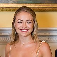 Eliza Barrett's Instagram, Twitter & Facebook