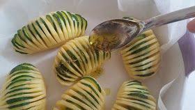 Accordeon De Pommes De Terre Et Courgettes Au Four Huile Evo Aromatisee Au Thym Et Au Romarin La Fee Stephanie Recette Cuisine Recettes De Cuisine