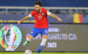 Benjamin anthony brereton is a professional footballer who plays as a striker for championship club blackburn rovers and the chile national. Ben Brereton Diaz Surge Como Titularisimo De Chile Frente A Bolivia Por La Fecha 2 De La Copa America