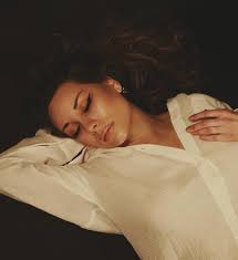 kinda surreal my first full length album comes out in just three weeks  (!!!) spent soo many hours and put so much heart into it. just rly ready  for y'all to hear