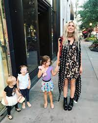 Tagged with julianna zobrist feet. 103 9k Followers 2 181 Following 2 564 Posts See Instagram Photos And Videos From Julianna Zobrist Juliannazobrist Style Me A U T U M N 17 Pintere