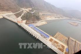 Nhà máy thủy điện lai châu là công trình trọng điểm quốc gia việt nam, xây dựng trên dòng chính sông đà tại xã nậm hàng huyện mường tè tỉnh yaly thuộc hệ thống bậc thang thủy điện trên sông sêsan, với diện tích 20 km2 nằm giáp ranh giữa huyện chư păh (tỉnh gia lai) và huyện sa thầy. Thá»§y Ä'iá»‡n SÆ¡n La Sáº¯p Can Má»'c Sáº£n LÆ°á»£ng Phat Ä'iá»‡n 100 Tá»· Kwh