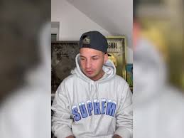Pietro lombardi wurde 1992 als sohn eines italieners geboren und wuchs zusammen mit seinen zwei geschwistern in karlsruhe auf. Pietro Lombardi Herzzerreissend Er Vermisst Seinen Sohn Alessio Bunte De