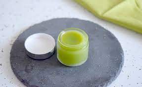 Kuhlender Pfefferminz Fussbalsam Macht Mude Fusse Wieder Munter Pfefferminze Fussbad Selber Machen Und Ol Selber Machen