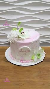 Bolos Flores, #boloflores #cakedesign #cakedecorating #bolosartesanais  #bolosconfeitados, #bolos #bolosemsalvador #boloartesanal #tortasebolos  #delidelicia #delibolos #boloaamanteigado