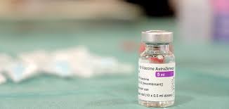 Ayer, día en que la india registró un récord de contagios en 24 horas con casi 315.000 nuevos casos, el instituto serum anunció que vendería la vacuna de astrazeneca a los gobiernos estatales. Espana Deja En Stand By La Vacunacion Con Astrazeneca Plantadoce