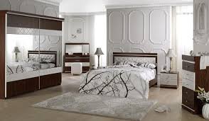 Belissa yatak odası takımının özel detaylarında özgünlük sağlayan eşsiz etkilere tanık olmak mümkün. Yatak Odasi Takimlari