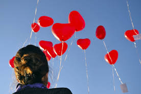 Neben gängigen bunten luftballons zur hochzeit, bietet es sich an, goldfarbene oder herzballons zur hochzeit steigen zu lassen. Luftballons Bei Der Hochzeit Die Hochzeiterin