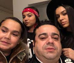 Adrian copilul minune — ashre muutca 04:55. ToÈ›i Copiii Lui Adi Minune Ii CalcÄƒ Pe Urme Mezinul Familiei CantÄƒ È™i El DumnezeieÈ™te