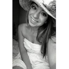 Sharlyn Morales's Instagram, Twitter & Facebook