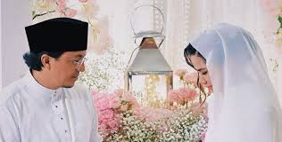 Neelofa dan suami, neelofa sara dinna, ayah kandung neelofa mohd noor, apakah neelofa sudah menikah, neelofa noor nabila, pacar neelofa, neelofa last record about most wanted noorneelofa. Inilah Sosok Istri Baru Dari Mantan Suami Laudya Cynthia Bella Janda Kaya Raya Malaysia Berita Jambi Ekspres Jambiekspres Co Id