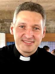 Resultado de imagem para padre marcelo rossi