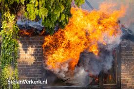 01 juni 2021 20:46 update: Middelbrand Uitslaande Brand Rietgedekte Woning Bovenheigraaf T Loo Oldebroek Foto S Stefan Verkerk Fotografie Webdesign