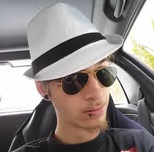 Went through some phases… I do hope to bring the dreads back one day  though. 🤞 : r/blunderyears