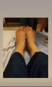Yasmin khan feet