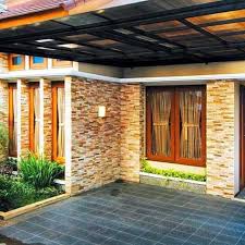 Vino ialah salah satu peliharaan yang sangat pintar sekali, dia senantiasa menjaga kebersihannya dengan pipis tepat pada tempat yang telah aku sediakan sebelumnya. 21 Ide Teras Rumah Batu Alam Rumah Batu Rumah Teras