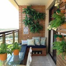 Estas plantas artificiales llenas de colorido serán las encargadas de añadir alegría a tu exterior, y las podrás encontrar disponible en el nuevo son fáciles de colgar en la pared y si te haces con varios puedes montar un mosaico natural ¡espectacular! Decora Tu Casa Con Flores Artificiales Maia Shop