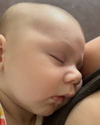 Hoy cumple tres meses mi hijo. Lorenzo, Lorén. My son. My sun. , Final del  cuarto trimestre con orgullo y pena. La permanente dicotomía de ser madre.  Querer que el tiempo pase rápido y a la vez que se ...