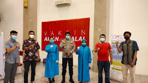 Maybe you would like to learn more about one of these? Polsek Taman Sari Bekerjasama Dengan Pt Mayora Menggelar Gerai Vaksinasi Presisi Covid 19 Mediacyberbhayangkara