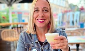 Jill Stark's Instagram, Twitter & Facebook