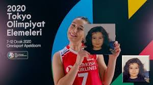Voleybol bayan milli takımımızında oyuncularından olan hande baladın 1997 yılında aslen kütahya'da dünyaya gelmiştir. Fotograftaki Kim Hande Baladin
