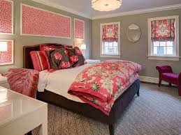 How to choose between a coverlet and a bedspread. Decorating The Bedroom In Traditional Style