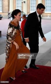 New Zealand S Prime Minister Jacinda Ardern And Her Partner Clarke Gayford Arrive To The Queen S Dinner During The Commonweal Formal Dresses Long Women Fashion