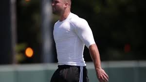 Here are six things you need to know about the newest member of the mets organization. Tim Tebow Shows Off Baseball Skills And Some Scouts Say He Ll Likely Be Signed And Sent To The Minors Los Angeles Times