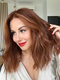 Ginger wig in color "MADELAINE PETSCH"