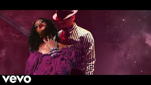 Nacido en tappahannock, virginia, participó en el coro de su iglesia y en varios espectáculos locales de talentos desde muy joven. Chris Brown Rihanna Lay Down Official Music Video Youtube