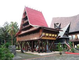Nantinya, di atas batu ojahan dengan struktur fleksibel diletakan tiang dengan diameter. 8 Rumah Adat Sumatera Utara Gambar Filosofi Penjelasan Lengkap
