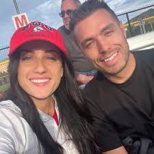 Amanda Brazeau's Instagram, Twitter & Facebook