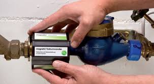 Wenn sie auf der suche nach einer möglichkeit sind ihr wasser zu entkalken, dann möchten wir ihnen hier ein paar hilfestellungen und tipps geben. Magnetic Einfach Besser Kalkumwandler
