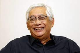 Senyum acoustic shoutul ehsan ikm tan sri yahaya ahmad pekan. Dr Yahya Awang The Man Behind The Heartbeats Of Over 5 000 People Including Dr M Life Malay Mail