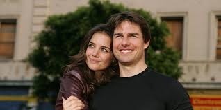 Katie holmes with yellow teeth | graphics keeper. Katie Holmes On Intense Tom Cruise Split New York Move With Suri