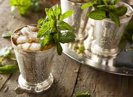 176 calories this classic martini is a mix of vermouth and gin. Low Calorie Alcoholic Drinks For Weight Loss Eat This Not That