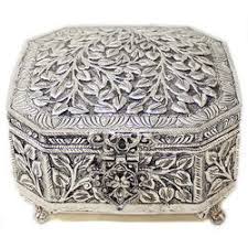 The most common decorative metal boxes material is metal. White Metal Handicrafts Handcrafted White Metal Decorative Box Manufacturer From New Delhi