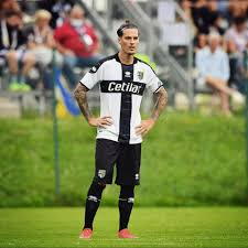 Dennis man, 23, from romania ➤ parma calcio 1913, since 2020 ➤ right winger ➤ market value: Dennis Man Facebook