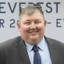 Damien Lane's Instagram, Twitter & Facebook