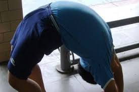 Kelenturan tubuh dapat dicapai dengan amplitudo gerakan yang seoptimal mungkin. 5 Manfaat Yang Didapat Setelah Melakukan Gerakan Kayang Bolasport Com