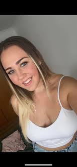 Hello, I'm looking for a part-time job in NYC to go along with my full-time  job at a pastry shop in Greenwich. I recently moved to NJ to help my dad,  but