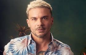Bạn có thể click vào đây để đăng lời cho bài hát này. Pedro Capo Consigue Con Calma El Doble Diamante Y Platino Mas Oro En Mexico