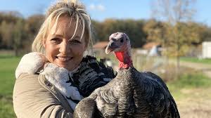 Ik vind het leuk , boerin zoekt man. Boer Zoekt Vrouw Treft Voorbereidingen Voor Editie In 2021