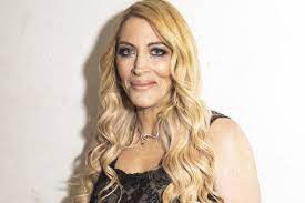 Discover all loana's music connections, watch videos, listen to music, discuss and download. J Ai Eu 5 Jours De Coma Loana Revient Sur Son Hospitalisation A Cause Du Covid 19